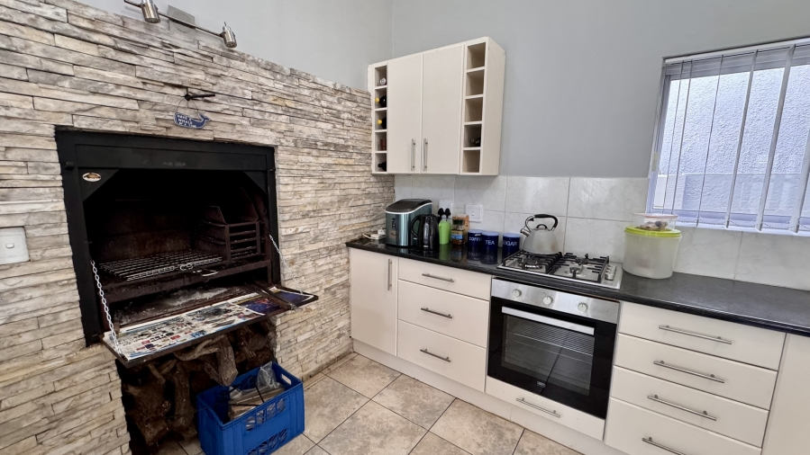 To Let 3 Bedroom Property for Rent in Kommetjie Western Cape